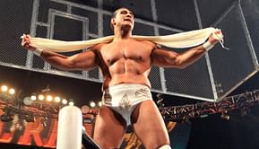पूर्व WWE चैंपियन ने खोया आपा, फेमस रेसलर के पिता पर किया अटैक, देखें वीडियो