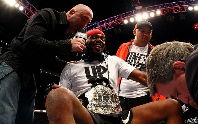 When Joe Rogan explained why Jon Jones began taping his toes after Chael Sonnen fight: "It was a brutal fight"