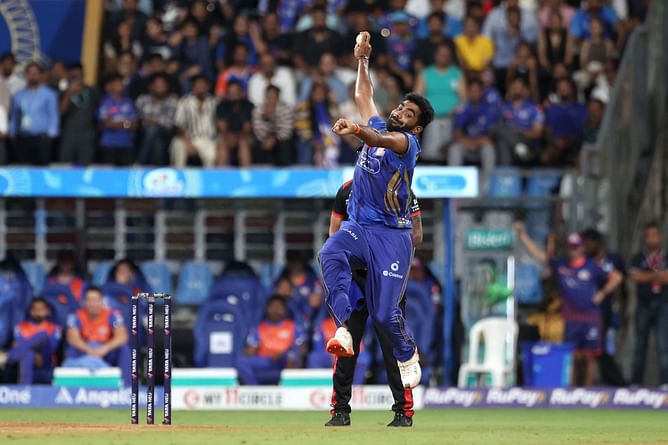 IPL 2025: Predicting 3 players who could pick up the most wickets in today’s MI vs DC match ft. Jasprit Bumrah