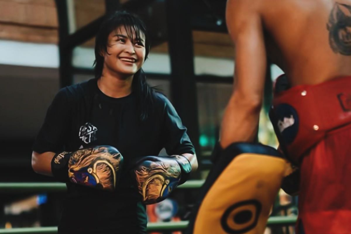“I can mix everything up” - Striking sensation Stamp shares what made her fall in love with mixed martial arts