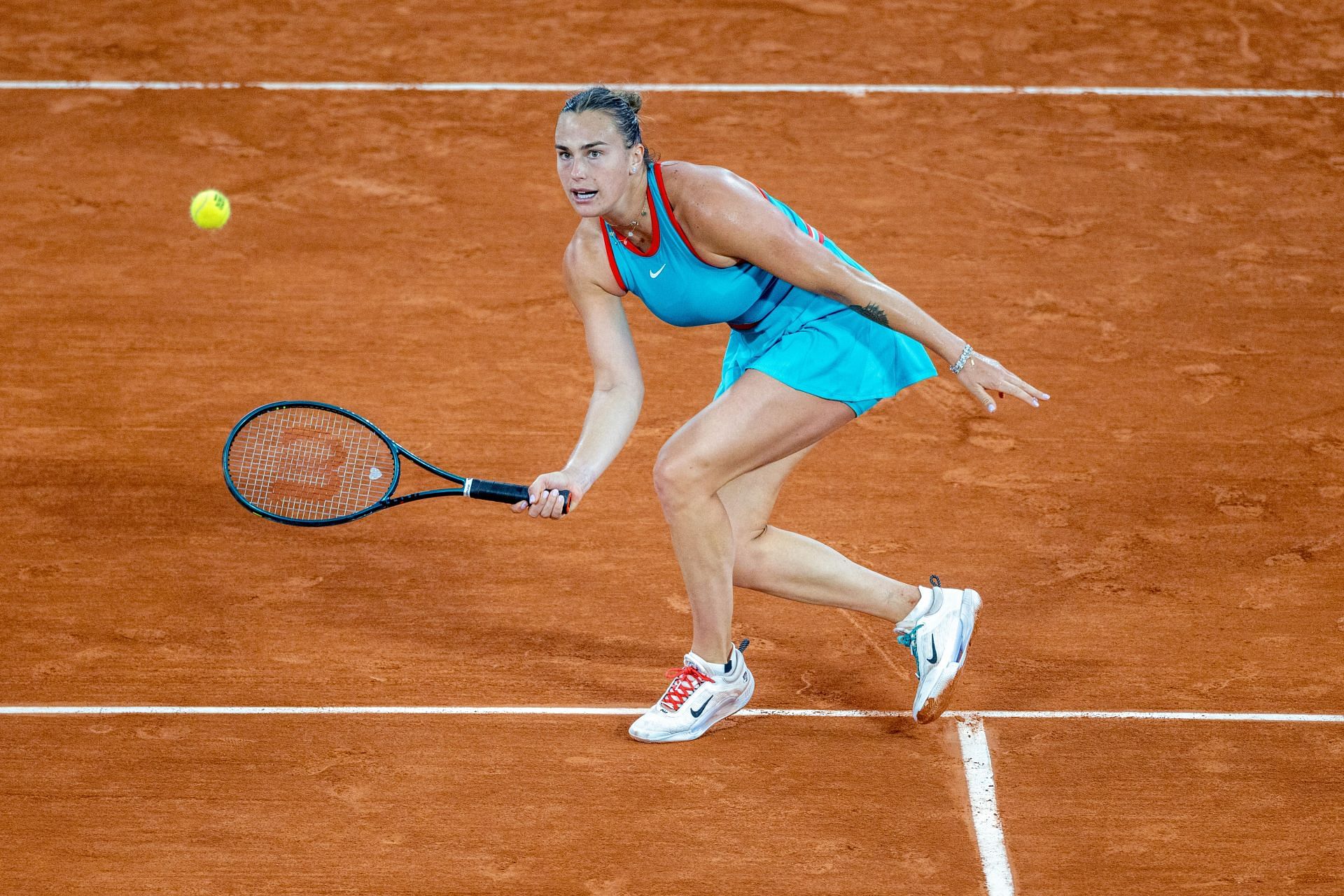 Sabalenka plays a volley at the French Open Tennis Tournament. Roland-Garros 2025. - Source: Getty