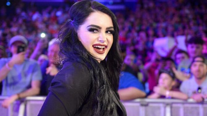 [Photo] Paige reunites with WWE legends after AEW exit