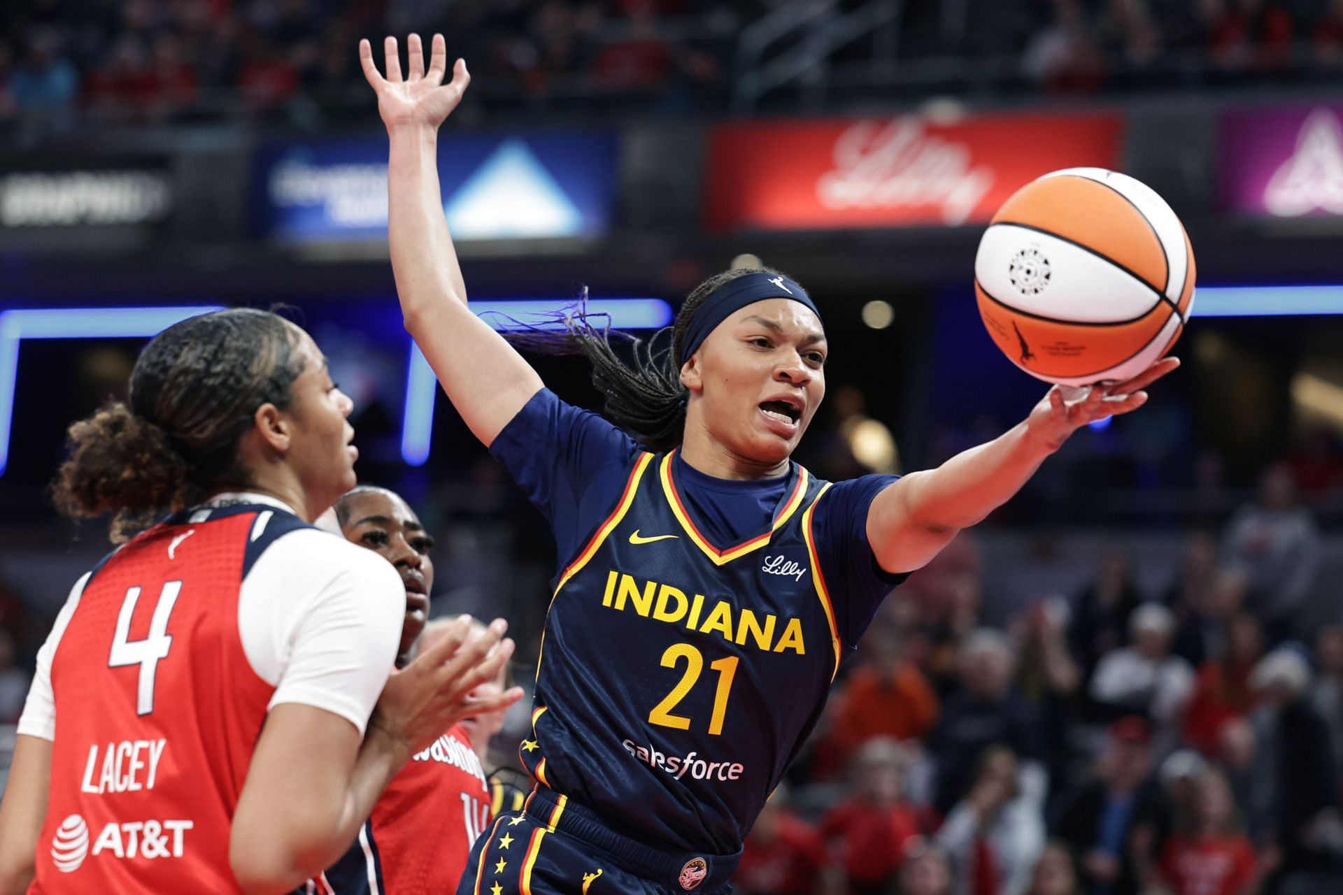 Indiana Fever rookie Makayla Timpson in awe of &quot;perks&quot; of being WNBA player. -- Photo by GETTY