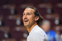 "Not surprised if Chris Koclanes gets fired after this season" - WNBA fans erupt as Dallas Wings skid to 4 straight losses under new head coach
