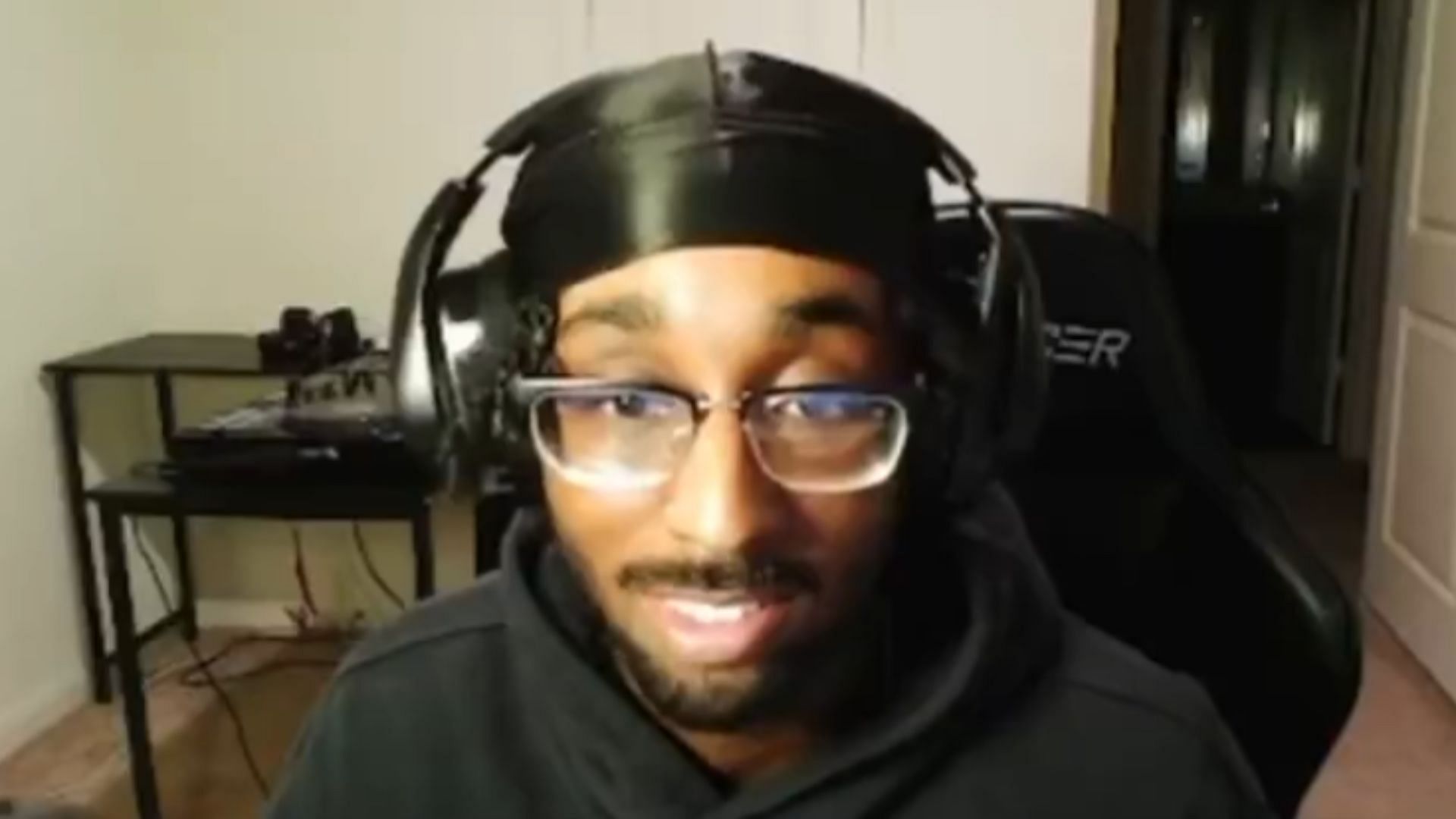 Twitch streamer missed out on being in Streamer University after not seeing messages sent in by Kai Cenat in his Twitch chat (Image via @FearedBuck/X)