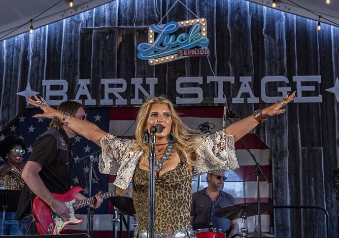 What happened to Jessica Simpson? Singer performs on ‘American Idol’ finale, returns to television after 15-year absence