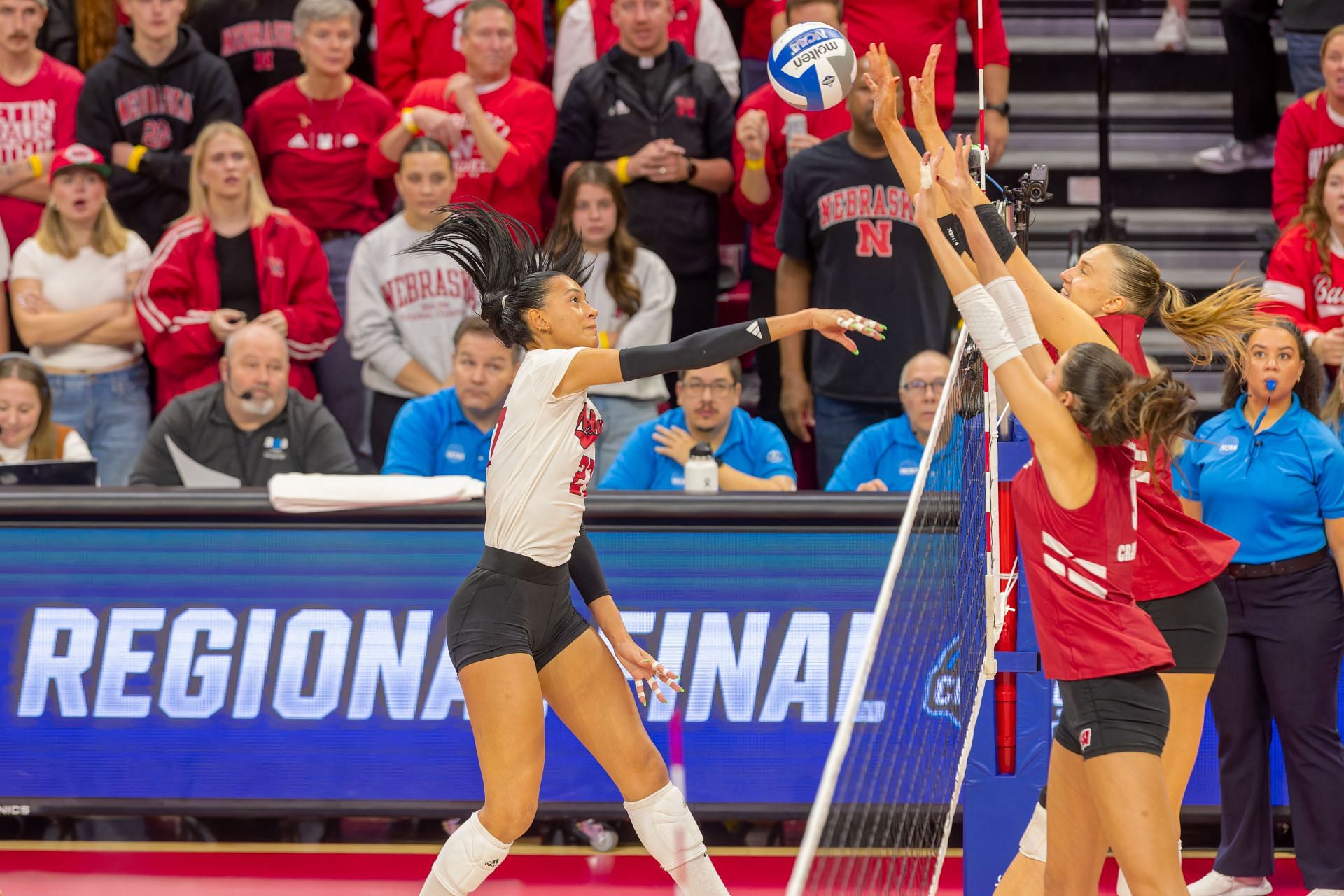 Harper Murray contests for a ball at the 2024 Division I Regional Final against Wisconsin - Source: Getty