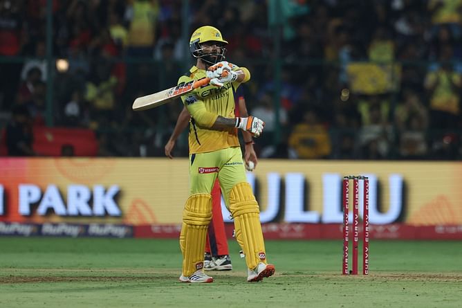 RCB vs CSK : 'चेन्नई को मिली हार के लिए रविंद्र जडेजा हैं जिम्मेदार',पूर्व ओपनर बल्लेबाज ने दिग्गज ऑलराउंडर पर उठाया सवाल