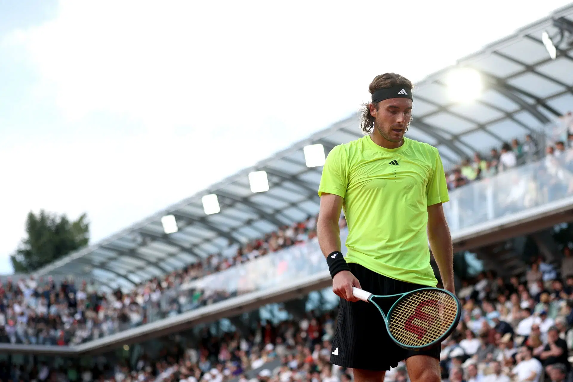 Stefanos Tsitsipas during his second-round match at the 2025 French Open (Source: Getty)