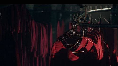 The red dresses in The Handmaid's Tale (Image via Hulu)