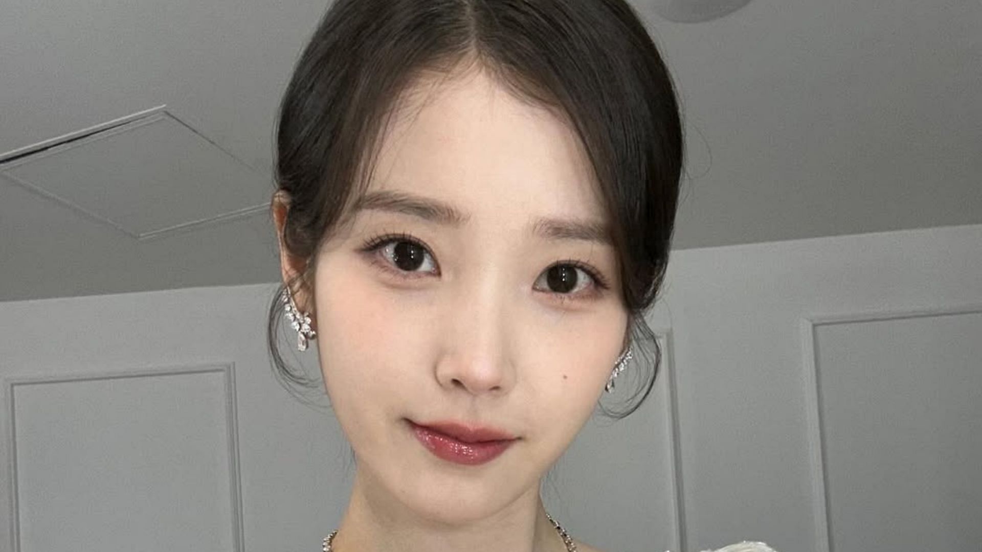 IU