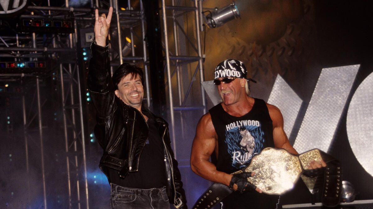 Hulk Hogan should attend retiring WWE legend's final match, Eric Bischoff says