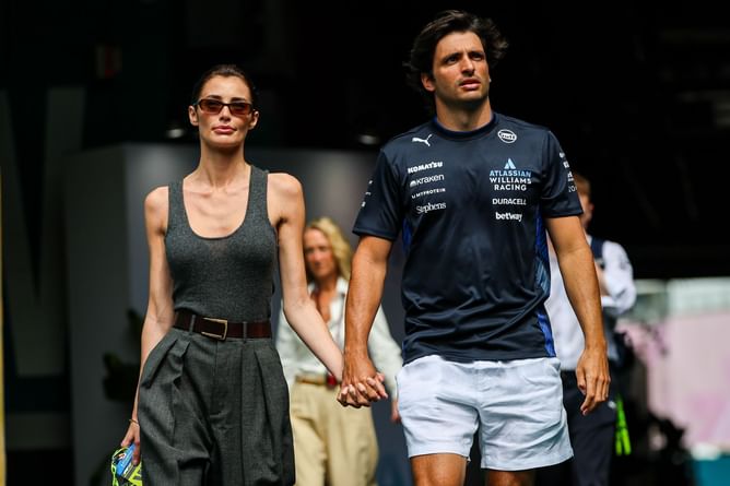 Carlos Sainz's girlfriend Rebecca Donaldson sets fashion statement with latest IG post