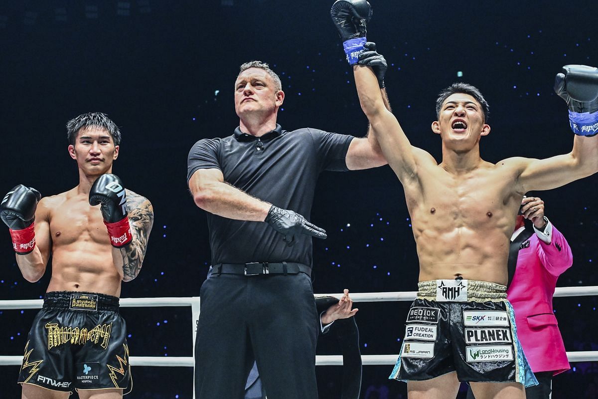 (From left) Tawanchai PK Saenchai and Masaaki Noiri.