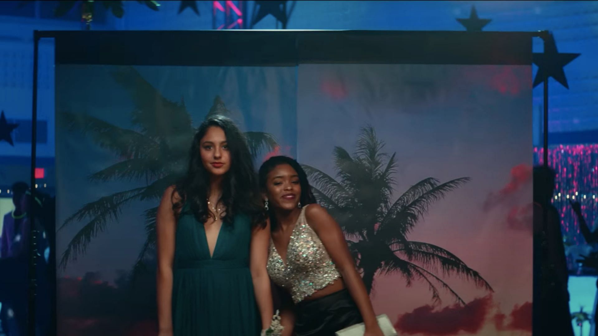 Simone plays Mandy's best friend Jenna (Image via YouTube/HBO)