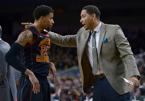 USC assistant coach Tony Bland (right) and guard J.T. Terrell (#20) during the game against the UCLA Bruins at Galen Center. Photo: Imagn