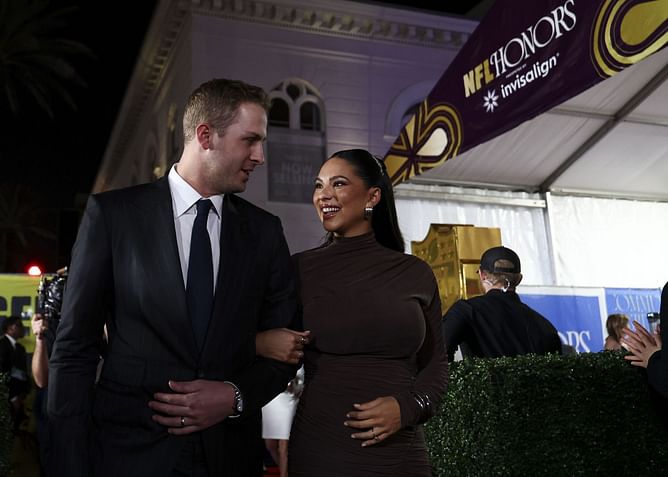 Jared Goff sends 3-word message as pregnant wife Christen Harper shows off her baby bump on 2025 SI Swimsuit cover