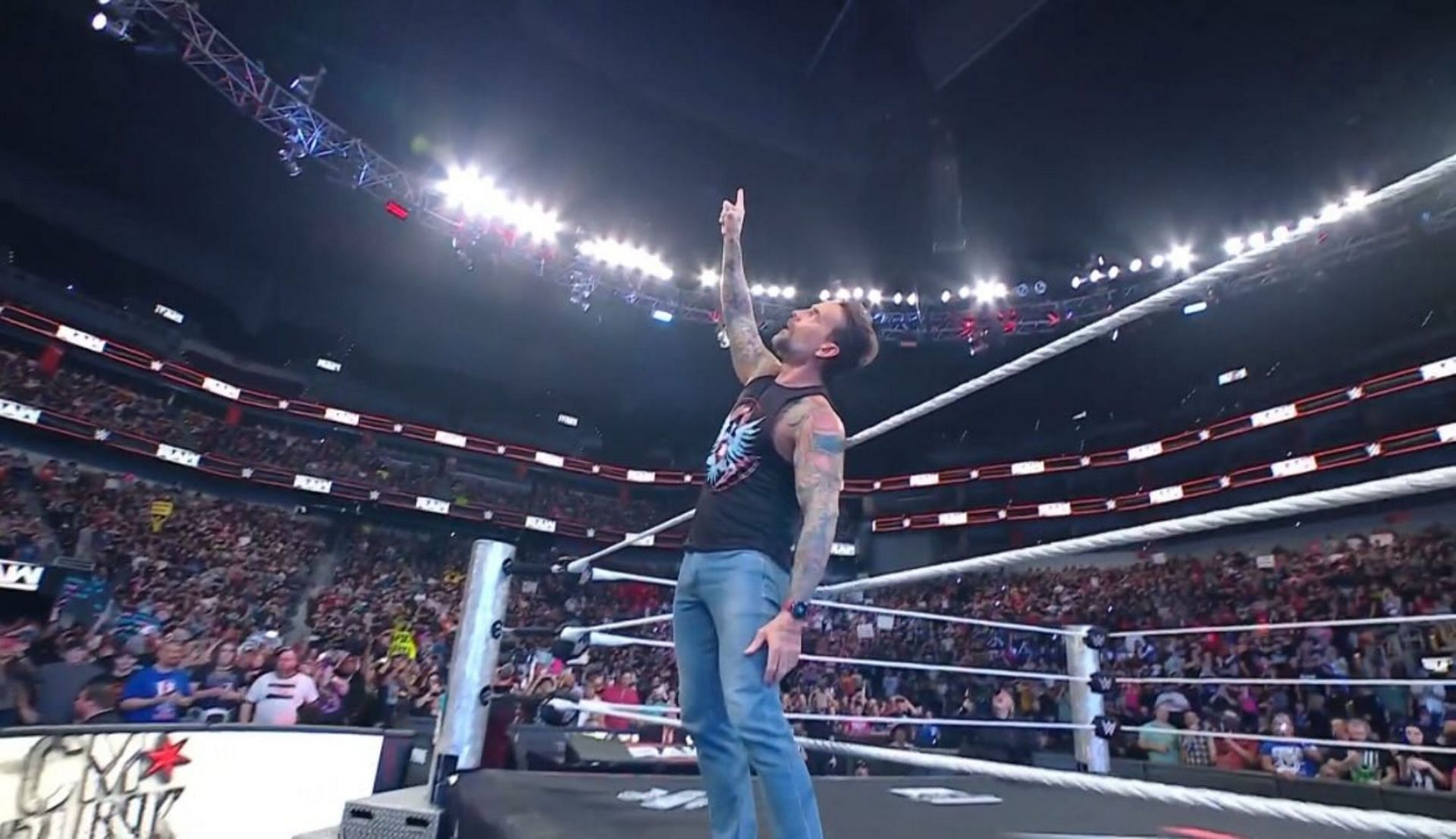 सीएम पंक WWE Raw में एंट्रेंस के दौरान (Photo: CM Punk Instagram)