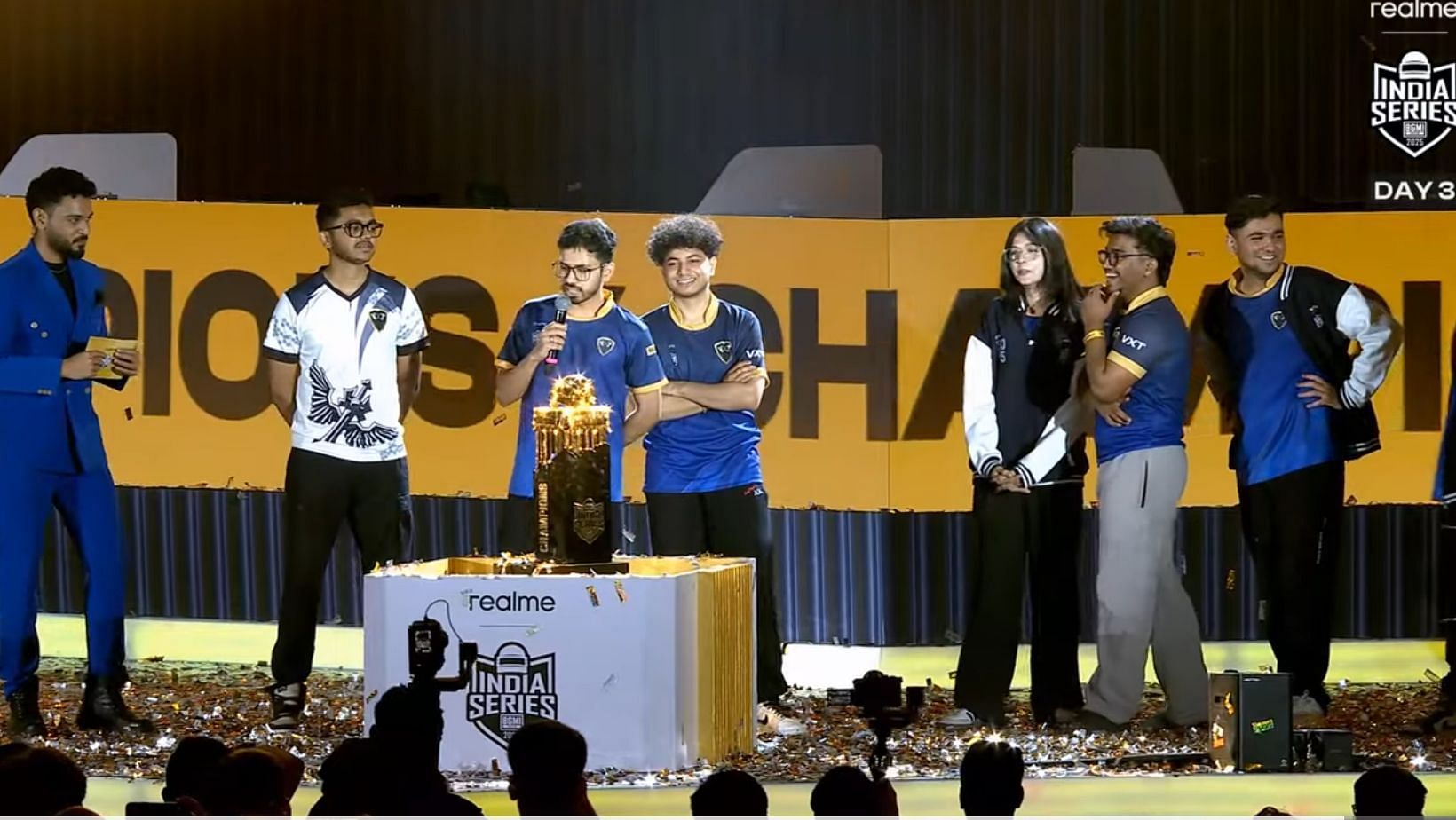 Team 8Bit signed Team Versatile&rsquo;s roster (Image via YouTube/Krafton India Esports)