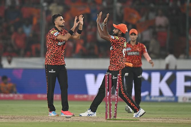 IPL 2025: Predicting 3 players who could pick up the most wickets in today’s GT vs SRH match ft. Harshal Patel