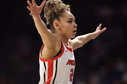 “Iowa State in the final four”: College hoops fans hyped as Jada Williams shows off quick, skilled fadeaway shot