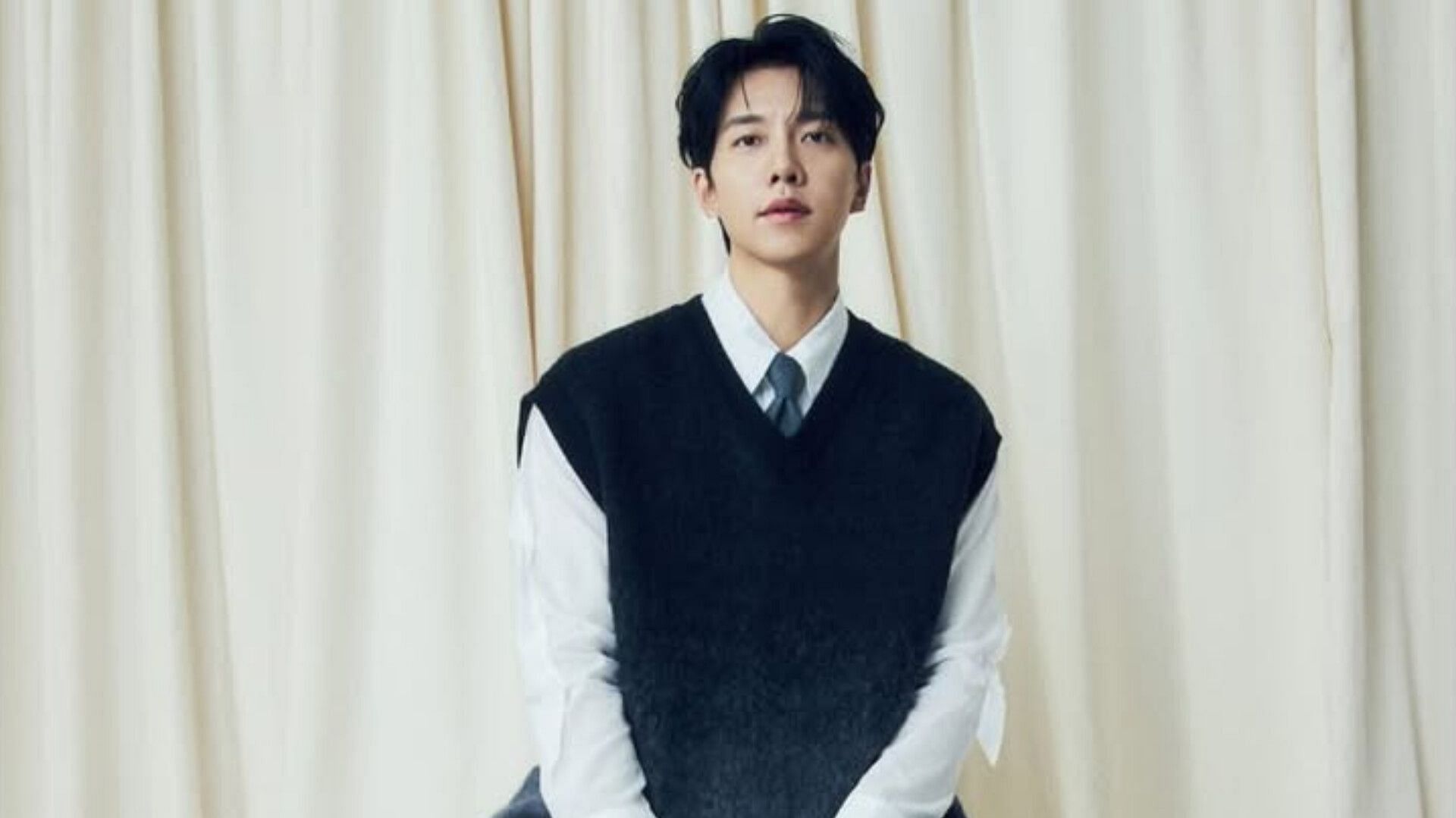 Actor Lee Seung-gi recognized with Buddhist Award (Image via Instagram/@leeseunggi.official)