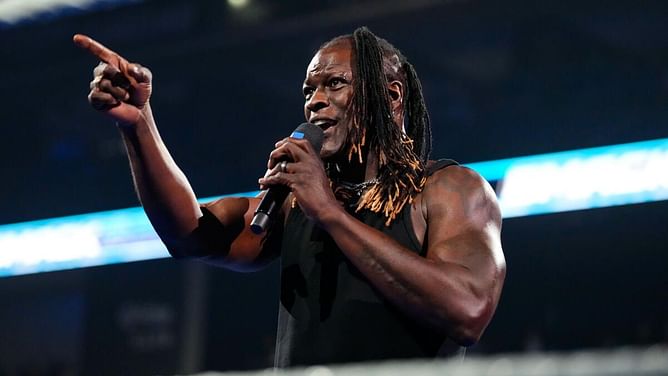 R-Truth’s big SmackDown moment ruined by fans, according to WWE veteran: "They're bored as sh*t" (Exclusive)