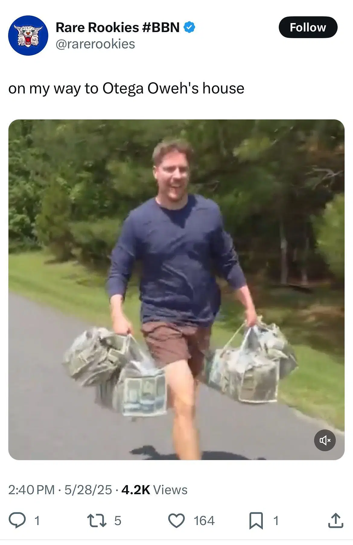 A Kentucky fan jokes that they&rsquo;re bringing money to Oweh
