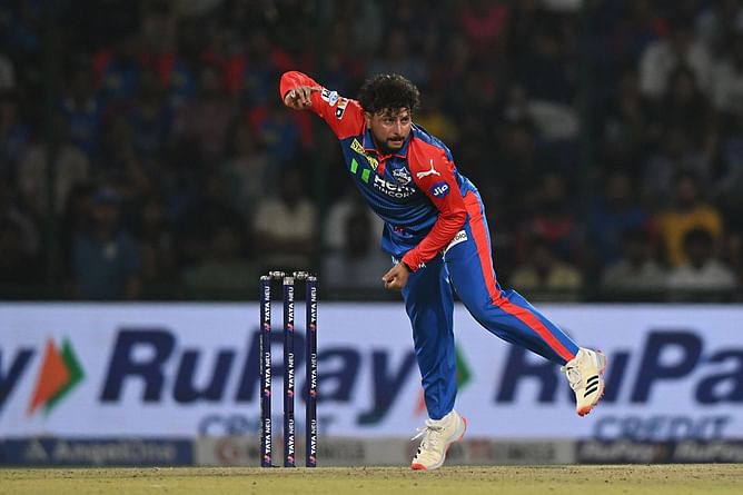“Agar umpire’s call aya toh pelunga bohot” - Kuldeep Yadav’s hilarious banter with match official during DC vs GT IPL 2025 match [Watch]