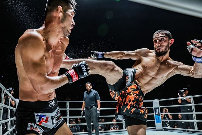 WATCH: Turkish mauler Alibeg Rasulov unleashes a systematic boxing beatdown on former lightweight MMA king in Bangkok