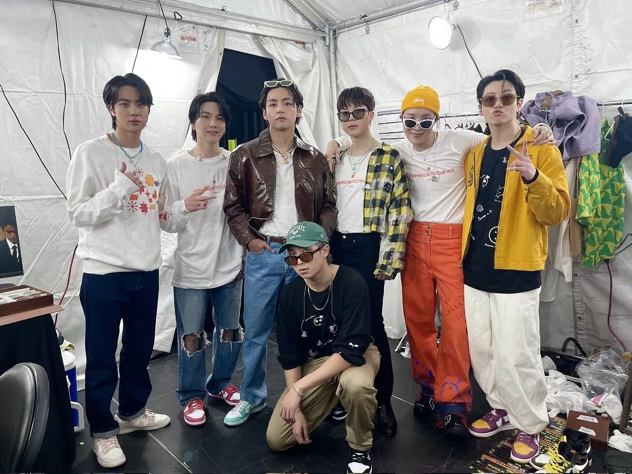 5 K-pop idols set to be discharged from the military in June 2025: Kim Namjoon, Kim Taehyung &amp; more (Image via @bts_bighit/X)