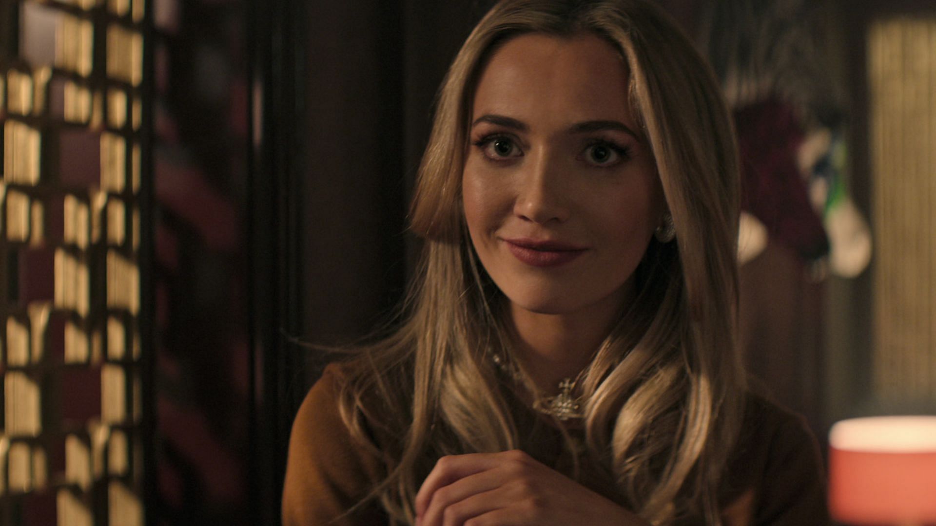 Keeper as Lady Phoebe (Image via Netflix)