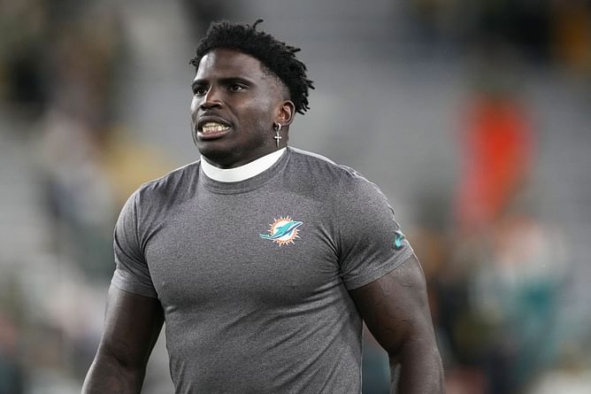 Colts delete schedule release video mocking Tyreek Hill getting arrested by coast guard