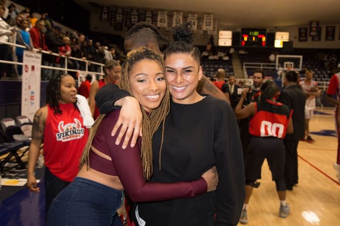 Laura Govan shares WhyNot Premier team photo featuring daughter Hamiley Arenas
