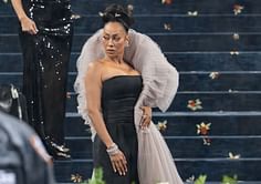 $20M worth Ciara drops 3-word reaction to Kiyan Anthony's mom La La Anthony showing off her all-black look ft. Kim Kardashian