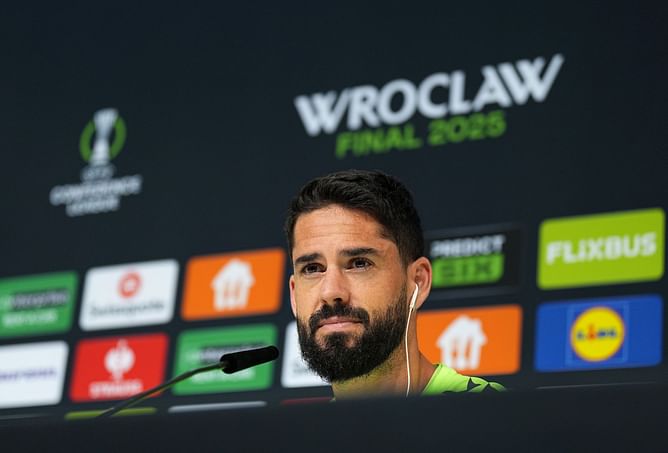 "Mainly money" - Real Betis star Isco names one thing that Chelsea have over the Spanish side ahead of UECL final