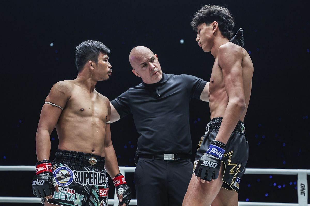 (From left) Superlek Kiatmoo9 and Nabil Anane.