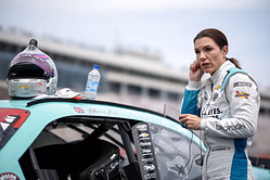 “It's my responsibility to do you all proud”: Katherine Legge delivers a powerful speech during her Coca-Cola 600 sponsor’s event
