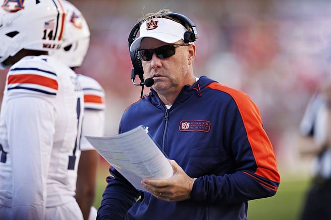 "They've all made me feel prioritized": Four-star OT praises Auburn after listing Hugh Freeze's program in his top 4