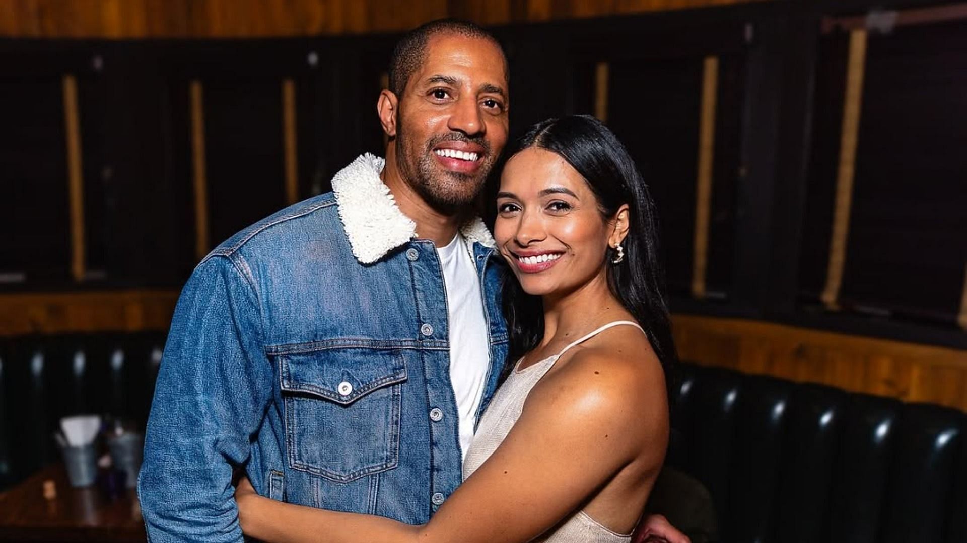 Jonathan and Ana (Image via Instagram @ana_towns)