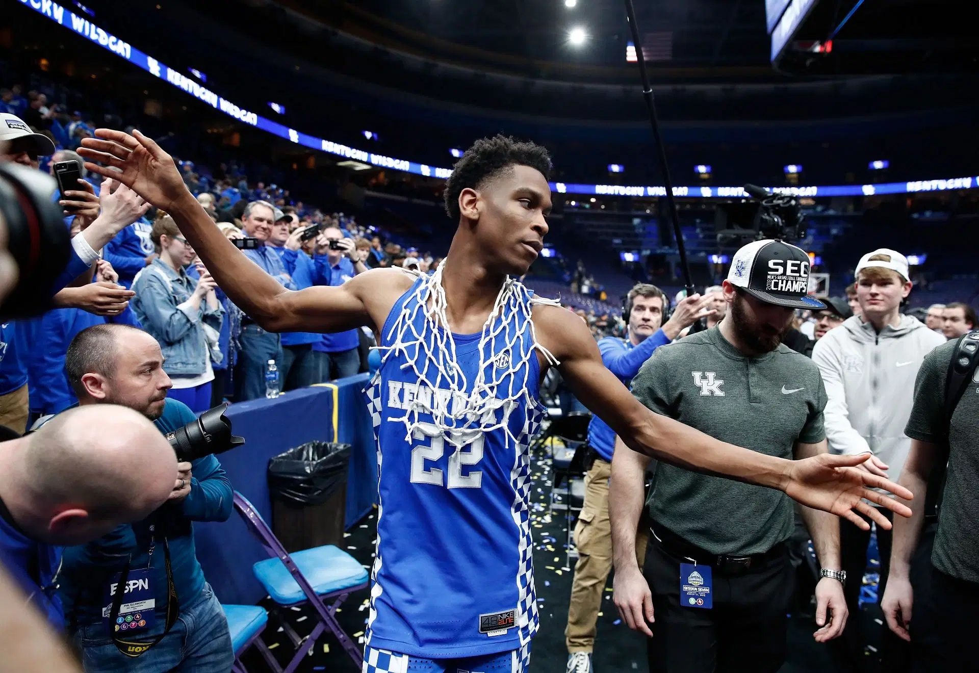 Shai Gilgeous-Alexander (#22) of the Kentucky Wildcats walks off the court after the 77-72 victory against the Tennessee Volunteers during the championship game of the 2018 SEC Tournament. Photo: Getty