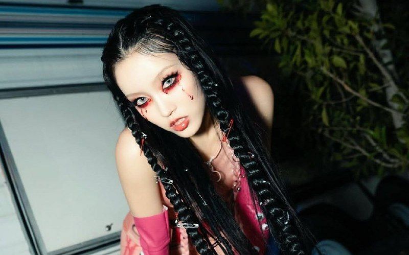 Fans slam XGALX for filming XG&lsquo;s Chisa while she was sick and in pain (Image via @xgoffficial/Instagram)
