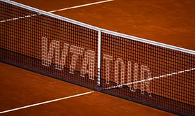 "Quite a bad look for WTA" - Fans outraged by Ukrainian junior losing title points after soldier father unable to withdraw her
