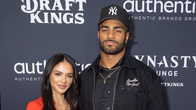 Fred Warner's wife Sydney sends 5-word message after $63,000,000 contract extension for 49ers LB