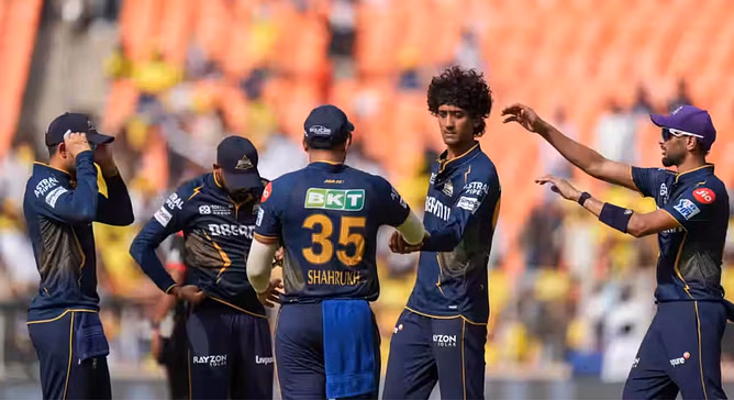 Sai Kishore dismisses dangerous-looking Urvil Patel immediately after being hammered for a massive six in GT vs CSK IPL 2025 clash [Watch]