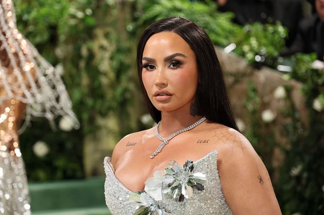"She’s coming to outsell Selena Gomez again" — Netizens react to Demi Lovato teasing a new era in a video