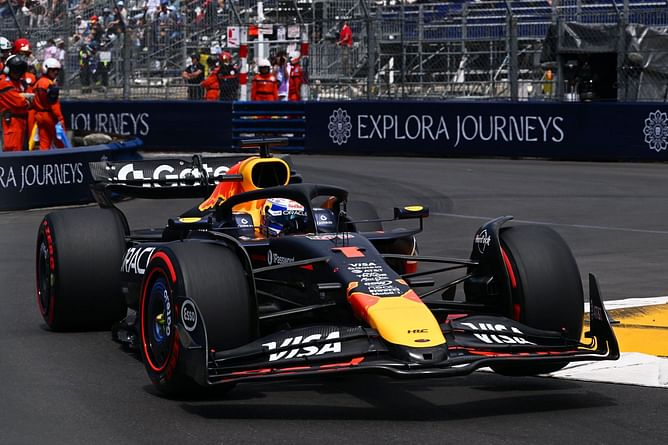 Watch: Max Verstappen sarcastically clapping and showing thumbs up to Franco Colapinto during F1 Monaco GP FP1