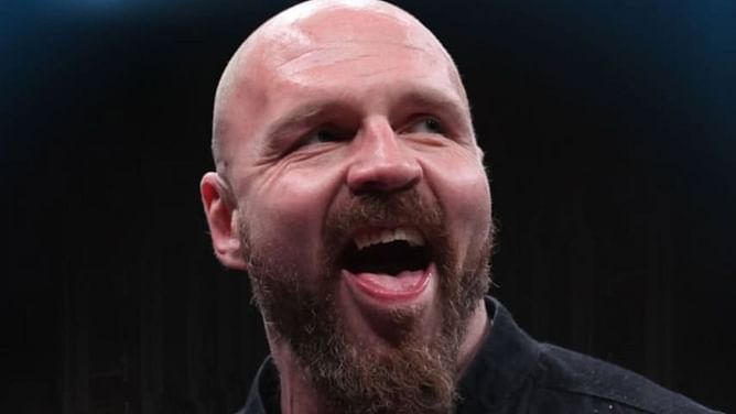 Jon Moxley should lose his AEW World Championship to 6-foot-1 star, according to WWE legend