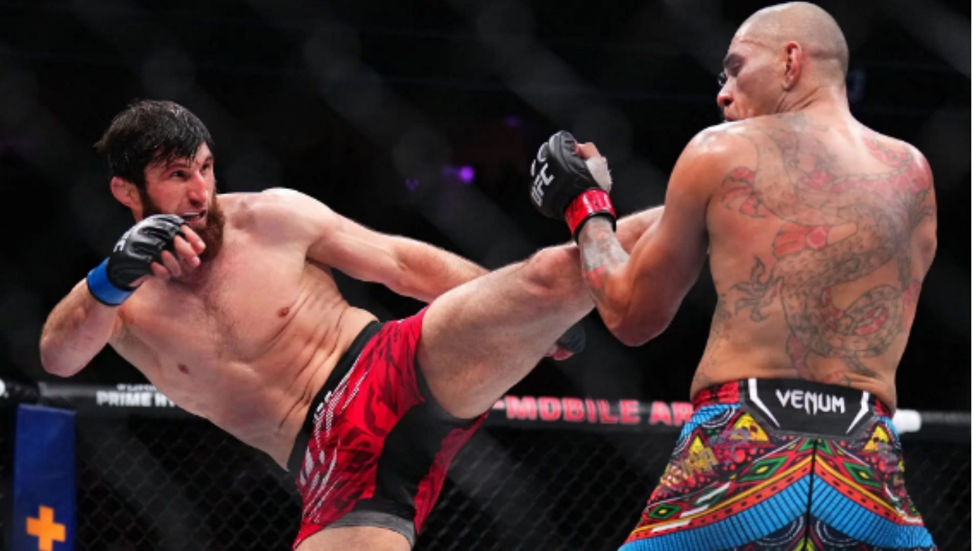 Magomed Anklaev (left) fires shots at Alex Pereira (right) after social media hack [Image courtesy of Getty Images]
