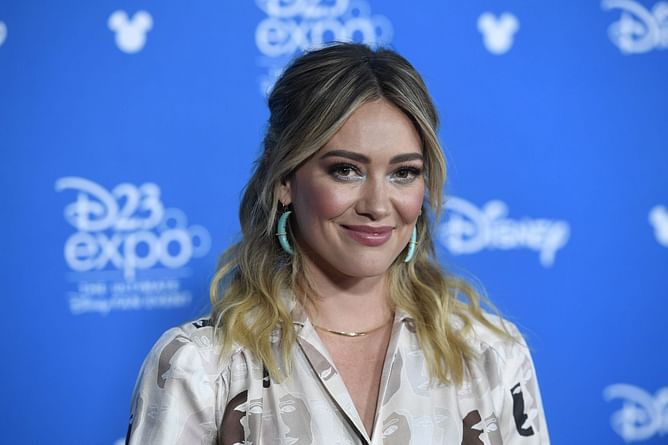 "2000s kids are eating right now": Internet reacts to Hilary Duff's husband seemingly teasing her return to music after a decade